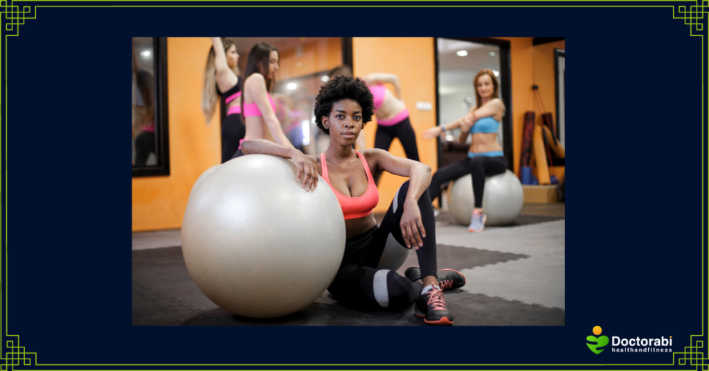 Women-working-out-with-exercise-ball