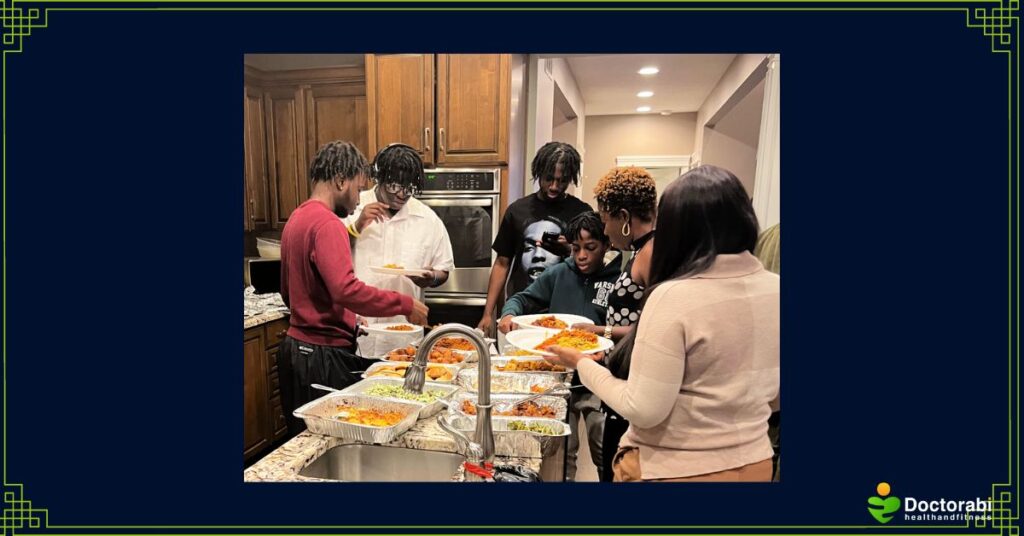 Thanksgiving-Calories-Family-eating