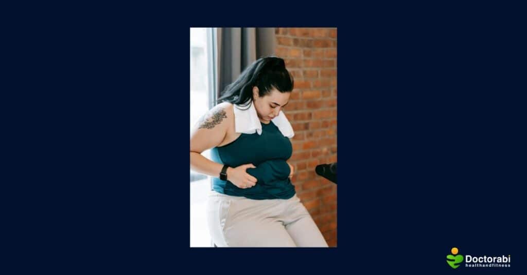 Woman-checking-out-her-belly